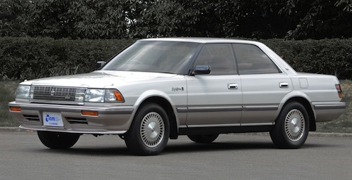 華の1989年に自動車税などの区分がかわりワイドボディや大排気量エンジンの搭載も身近になった。4LV8を搭載した