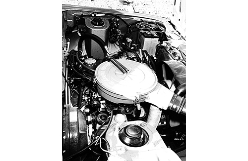 エンジンはサバンナがすでに採用した12Aロータリーで昭和53年排ガス規制対策を施したものだ｡最高出力130psでGTのパワーウェイトレシオは7.7㎏/ps
