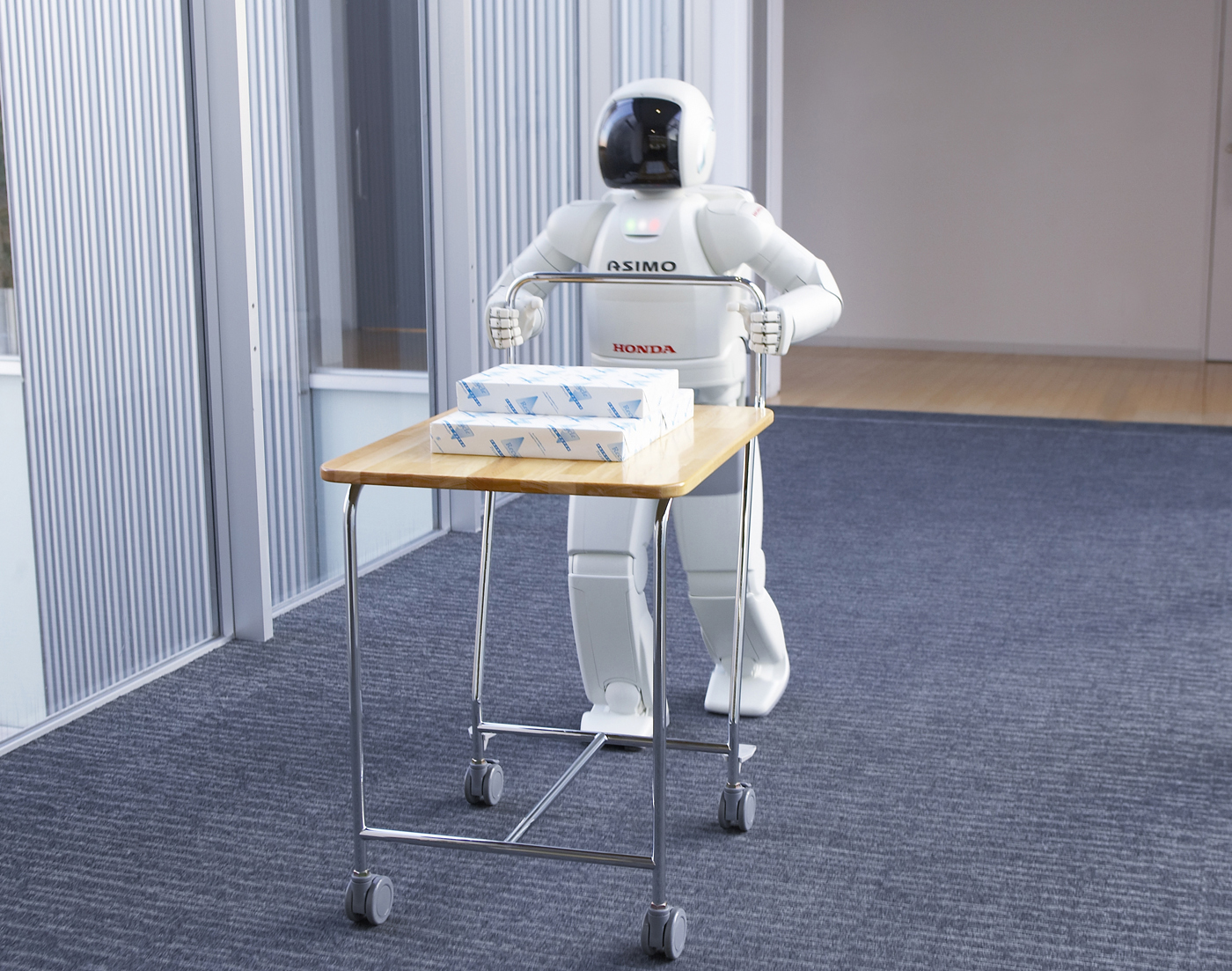 ホンダの二足歩行ロボット開発は1986年からスタートしている。それが「ASIMO」として結実したのは2000年。この長い歴史を持つ開発の歴史は途絶えたわけではないという