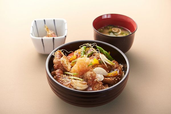 <strong>越後長岡ポーク丼</strong> 