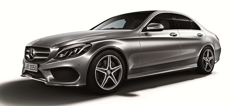C220dは2.2Lのディーゼルエンジンを搭載。JC08モード燃費20.3km/L。550万円から