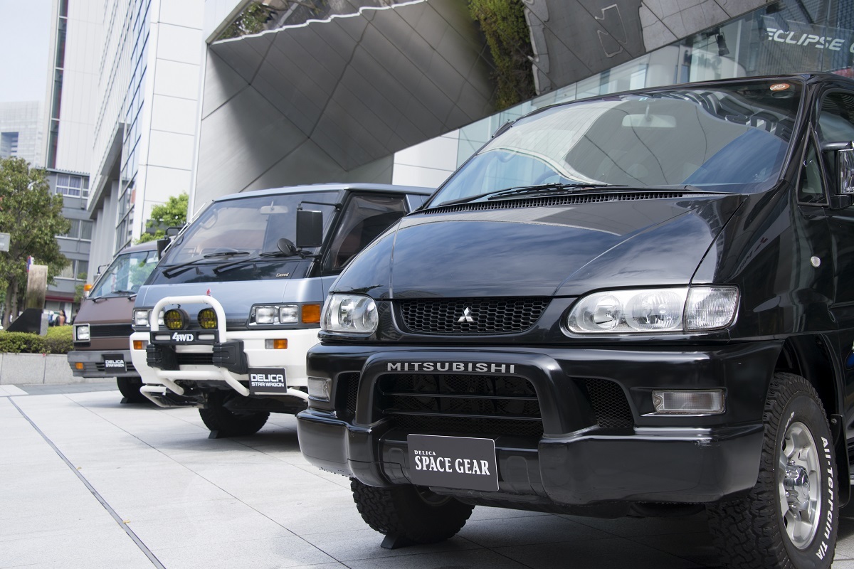 三菱 ミニキャブ デリカ ミニカ 技術書 1983、1984年 三菱 ミニキャブ デリカ ミニカ 技術書 1983、1984年 三菱