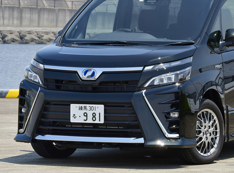【美品】人気の黒色 17インチ C-HR ノア ヴォクシー ステップワゴン ビアンテ マツダ CX-5 ヴェゼル オデッセイ クラウン マークX イプサム エスティマ  PCD114.3 社外アルミ DOS ステップワゴンの追撃をかわせ！ 2つの特別仕様車を投入」トヨタ