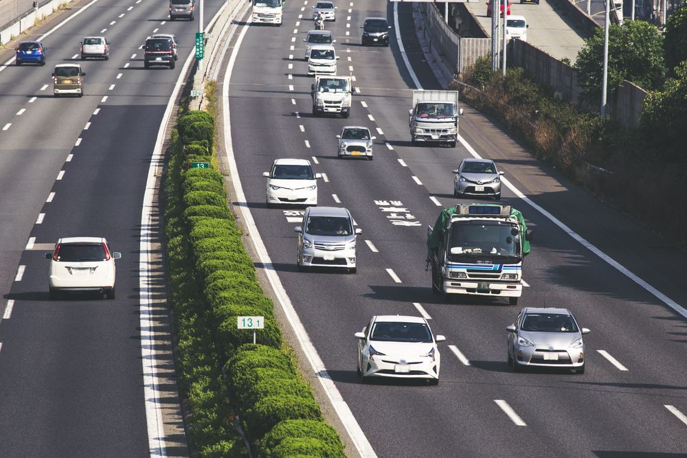 地震発生 もし運転中だったらどう対処する 自動車情報誌 ベストカー