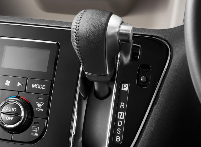 技術進化の最前線!? それとも分かりづらく退化!? シフトレバー七変化 自動車情報誌「ベストカー」