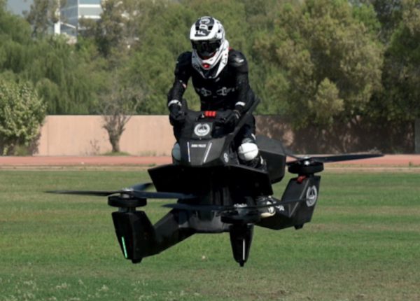 お値段1700万円の空飛ぶバイクをドバイ警察が初採用 動画 自動車情報誌 ベストカー
