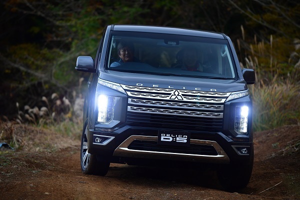 新型デリカd 5に徹底試乗 大幅進化に死角はないか ライバルはcx 8になる 自動車情報誌 ベストカー