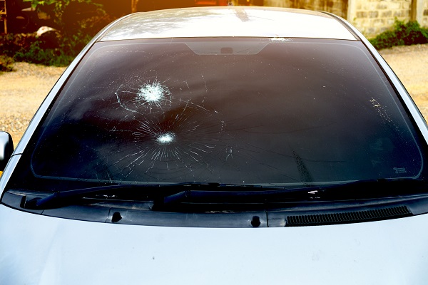 ホイールのガリ傷やガラスの飛び石 車両保険は使える 使うべき 自動車情報誌 ベストカー