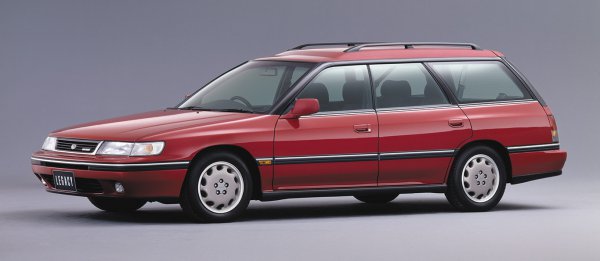 ワゴンといえば商用車というイメージが根強かったが、それを払しょくしたのが1989年登場の初代レガシィツーリングワゴンだ