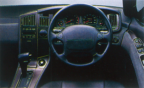 「SVX」は「Subaru Vehicle X」の略。「大人の豊かなパードナルライフを演出する、本格グランドツアラー」というコンセプトを象徴した呼び名だという。スバルの気合の入れようがわかる