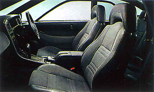 「SVX」は「Subaru Vehicle X」の略。「大人の豊かなパードナルライフを演出する、本格グランドツアラー」というコンセプトを象徴した呼び名だという。スバルの気合の入れようがわかる