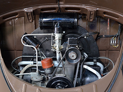 エンジンは1131cc、25psを発生する強制空冷の水平対向4気筒 