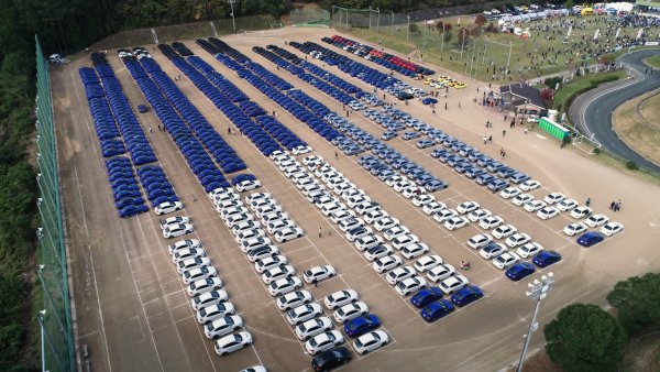 2019年11月9日に開催されたWRXファンミーティングには1100台以上のWRXが集まった