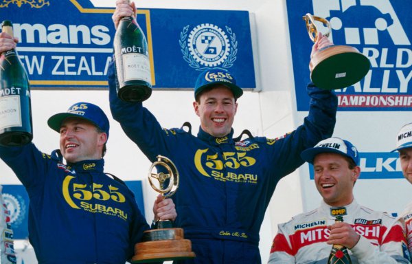 1993年のニュージーランドラリーでコリン・マクレーが（レガシィ）優勝し、スバルにとって初の優勝をもたらせた