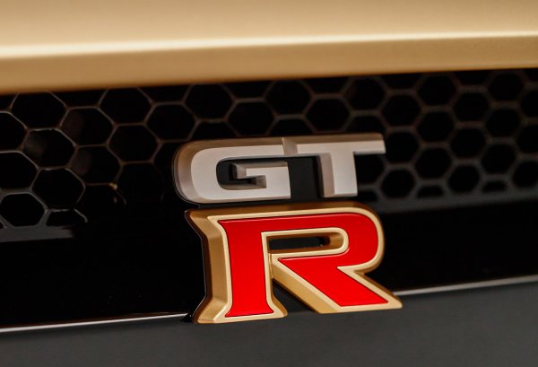 GT-R50 byイタルデザインは残りあとわずか!! お値段1億3000万円超!??
