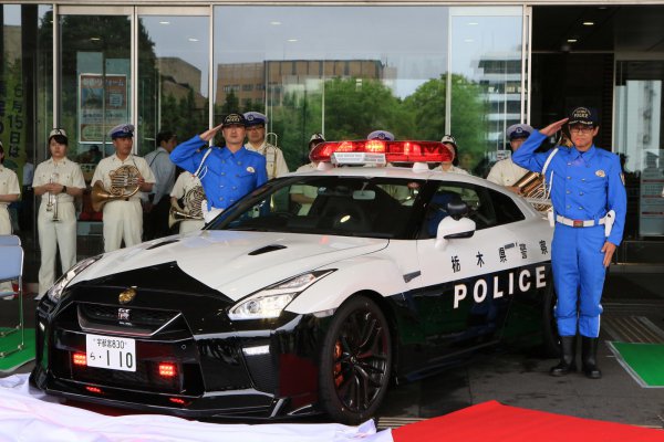 画像ギャラリー スポーツカーのパトカーは警察官に人気がない 自動車情報誌 ベストカー