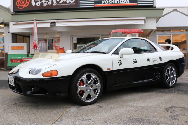 愛知県警の三菱GTOパトカー。1996年頃に交通取締用四輪車「高速Ⅱ型」として国費で配備された。愛知県警察では現在でも現役で運用しているが、イベント専従での活躍だ。クロームメッキのアルミが警察車両らしからぬ雰囲気を醸し出している 
