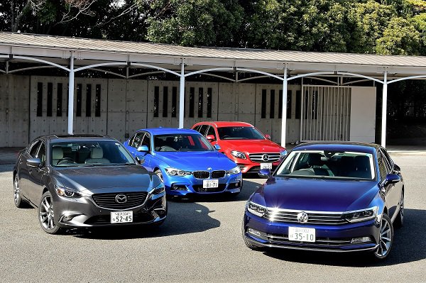 写真は左からアテンザ XD、BMW 320d、ベンツ E220d、VWパサート TDI。全車、日本のポスト新長期規制に対応したディーゼル車