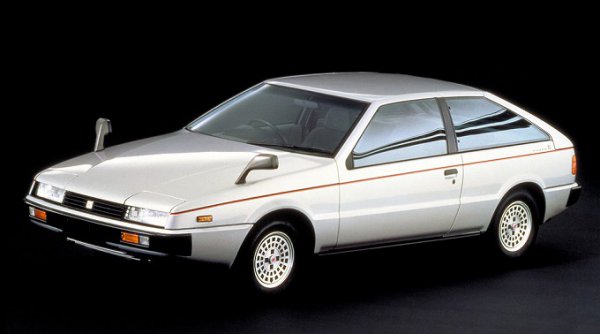 1981年に登場したピアッツァはG・ジウジアーロのデザイン