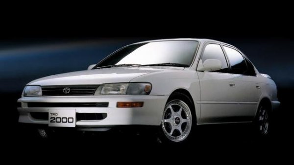 1994年10月に発売されたTRD2000（AE101カローラGT改）はTRDが企画したものでベースの4AG型1.6エンジンから2Lの3S-G型に換装。価格はベース車が172万6000円だったが335万円