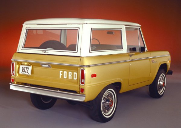 初代フォードブロンコ（1972年モデル）
