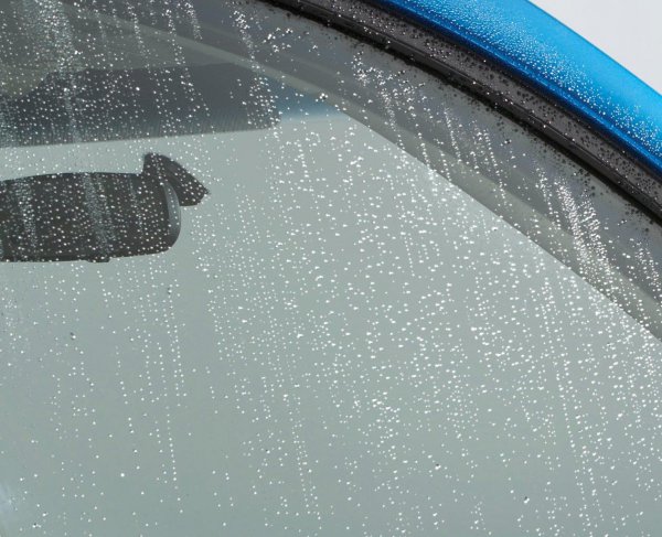 注意 雨粒を自動ブレーキ用カメラが認識する アイサイトと撥水コーティングの落とし穴 自動車情報誌 ベストカー