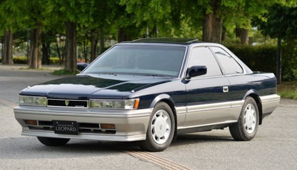 1988年式前期型XS-IIグランドセレクション、価格は589万円。2013年に程度の良いエンジン載せ替え済み、純正新品サスペンション交換済み（4本）。エンジンルーム、外装を仕上げて販売する予定