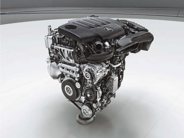 ディーゼル仕様は、2.0L4気筒DOHCターボエンジンで、最高出力150ps、最大トルク320Nmを発揮。環境性能の高さが自慢の最新のクリーンディーゼルだ。GLBでは、前輪駆動車に搭載される