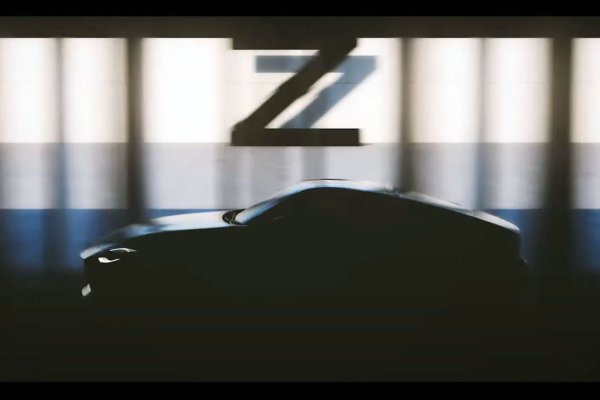 「NISSAN NEXT」と称したプレゼン動画のなかで、“大トリ”を飾ったのはアルファベットも最後となるニューZ。その姿はハッキリと現行モデルと異なるものであった（YouTubeよりスクリーンショット）