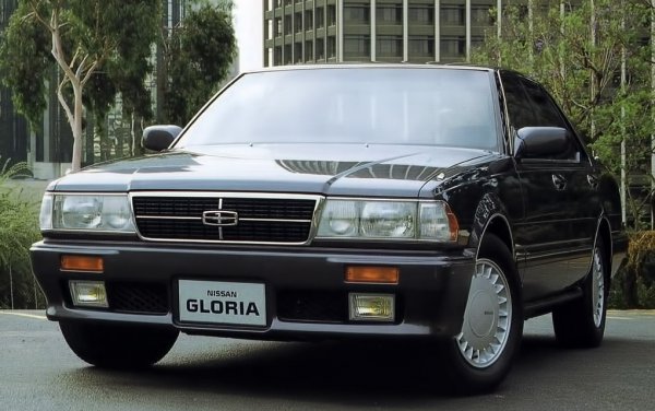 1989年6月のマイナーチェンジで、VG20DET型2L、V6ツインカムターボが210ps／27.0kgmに向上し、トルクコンバーター式のATとしては世界初の5速ATを搭載。1990年10月にはグランツーリスモS、グランツーリスモスーパーSVを追加
