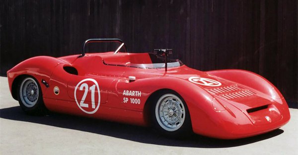 アバルトは1960年代のレーシングシーンでセンセーショナルを巻き起こし、それにより名声を築いた。写真は1965年モデルの1000SP