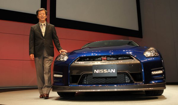 ミスターGT-Rこと水野和敏氏は現行GT-Rの生みの親で、車両開発だけでなく販売に関する全研が委任されていた。2013年3月末に日産を退社
