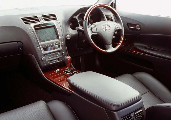 2005 Lexus GS interior