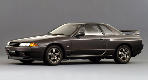 1980年代後半から1990年初冬にかけて日本車は著しく高性能化していき、それらのクルマにハイグリップタイヤのRE71はベストマッチだった