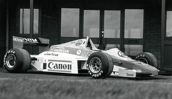 1985年：ウィリアムズ初のカーボンモノコックを採用したマシン