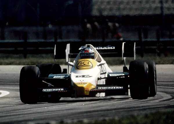 1983年の最終戦からホンダエンジンを搭載。1984年のアメリカGPでホンダ第2期F1の初優勝をマークしたのがFW09
