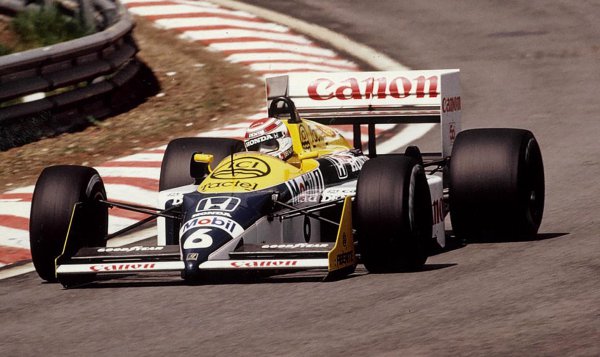 ウィリアムズは1987年にネルソン・ピケがFW11Bでチャンピオンを獲得したが、その年限りでホンダエンジンを失って苦境となった