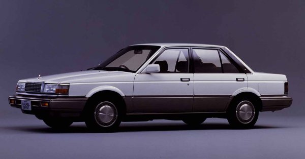 日本の小さな高級車と呼ばれるもので、唯一2代目モデルが存在するのがローレルスピリット。ツートーンカラーなど初代以上に高級感を増した