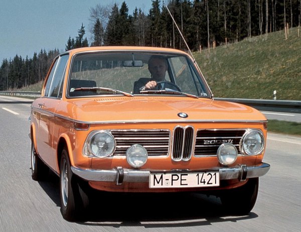 1966年から1977年にかけて生産された小型2ドアセダン、02シリーズに設定された2002ti