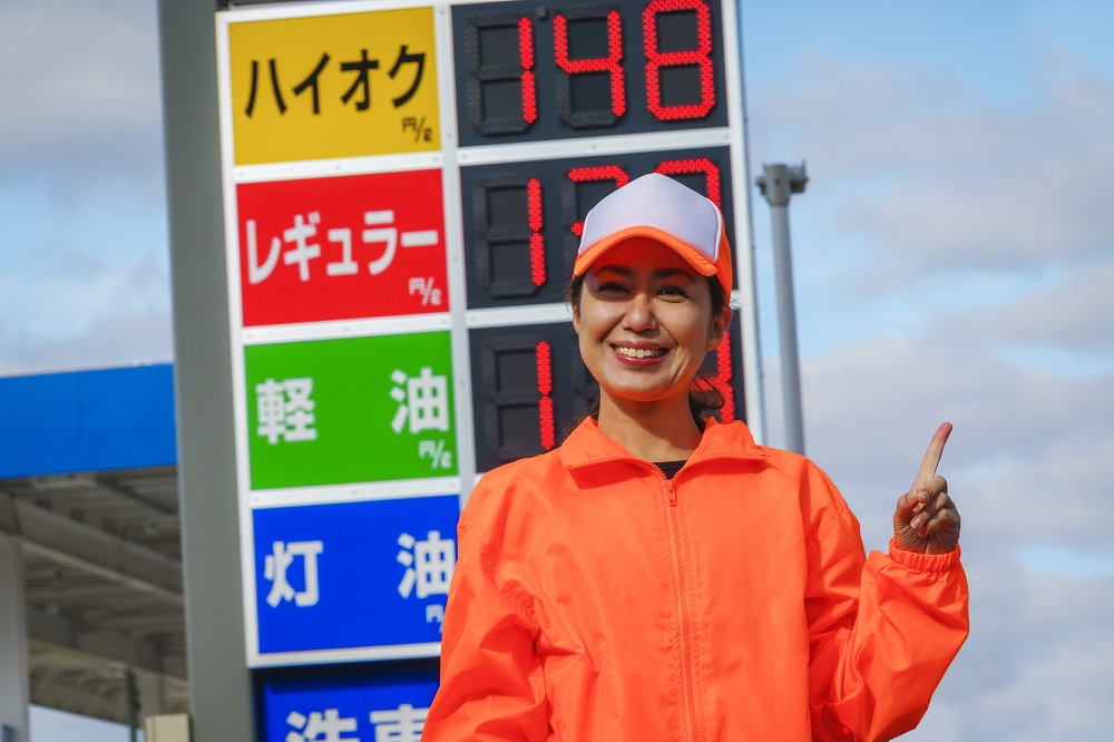 給油は満タン それとも半分だけ 案外知らない愛車とサイフのための給油術 自動車情報誌 ベストカー