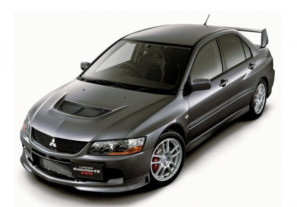 2006年8月に登場したランサーエボリューションIX MR。Mitsubishi Racingを意味するMRのネーミングを冠した熟成型で4G63ターボエンジンを搭載する最後のモデルとなる。セダンがGSRとRS、ワゴンがGTとGT-Aそれぞれ2グレードずつ合計4グレードが発売された