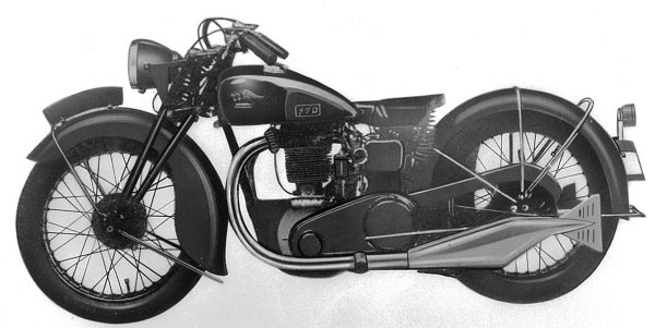 1924年に創業したメグロは、1932年には500ccの4ストロークOHV単気筒エンジンを自社開発し、1937年に完成車「Z97型」を発売。国産では稀な500ccの大排気量車からのスタートだった