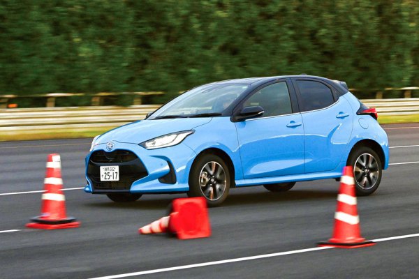 【画像ギャラリー】最高速120km/hで走るとクルマはどう変わる!? 各モデル別 ダブルレーンチェンジテストの評価を見る