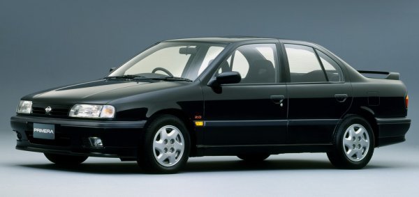 1989年10月に登場したP10プリメーラは1995年8月に生産を終了。ボディサイズは全長4400×全幅1695×全高1385mm