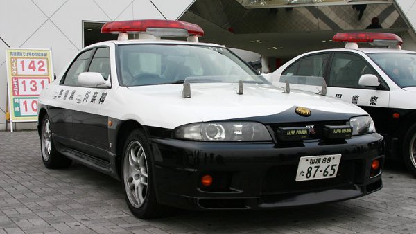 お前本当にパトカーか!??　平成の「仰天」パトカー5選