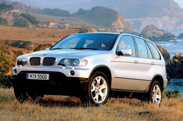 BMW X5はBMW初のSUVとして2000年にデビュー。5シリーズがベースで、ラグジュアリー性とスポーツ性を両立してライバルに多大な影響を与えた