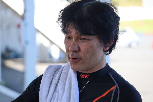 1993年世界グランプリ250ccクラスチャンピオンの原田哲也さん。今でもサーキット走行を楽しんでいる