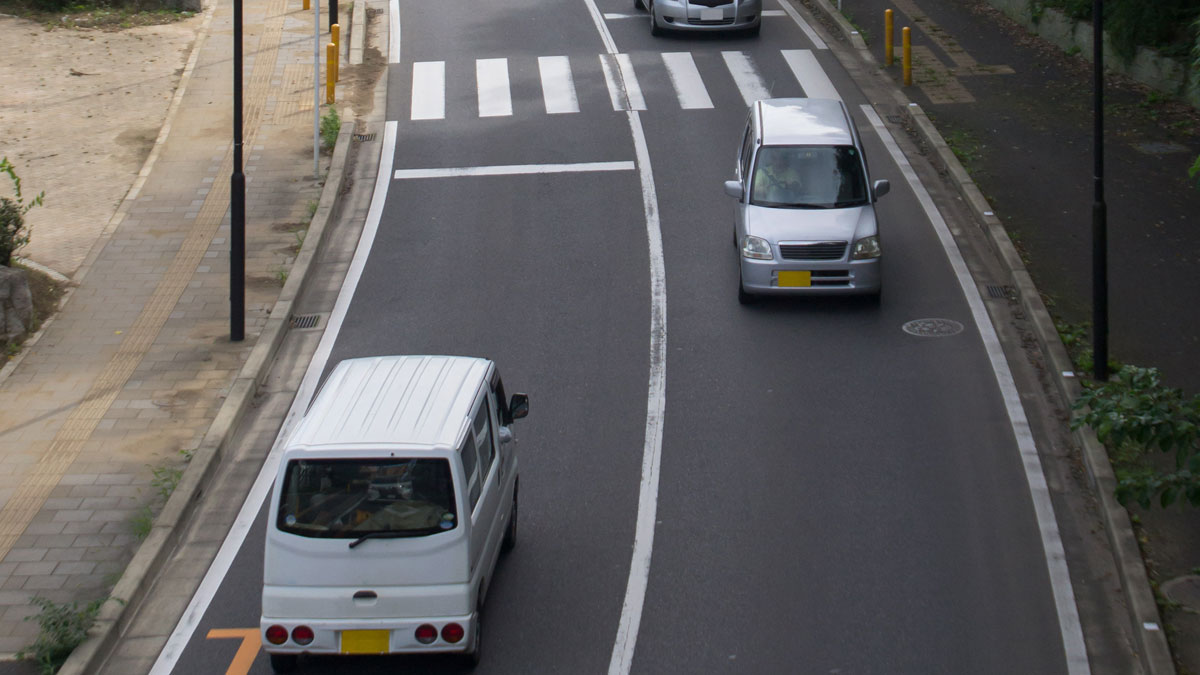 真ん中 左寄り 車線のどこを走るのが正解か諸説紛々 キープレフト の意味と狙い 自動車情報誌 ベストカー