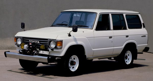 1980年～1989年まで販売された60系。もともとは商用車カテゴリーに位置付けられていた。改良後にエアコンやパワステを搭載し、RV車としての機能を高めた