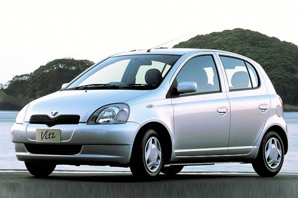 1999年、スターレットの後継車として初代ヴィッツが登場。車名をヤリスに変えた現在も日本を代表するコンパクトカーとなっている